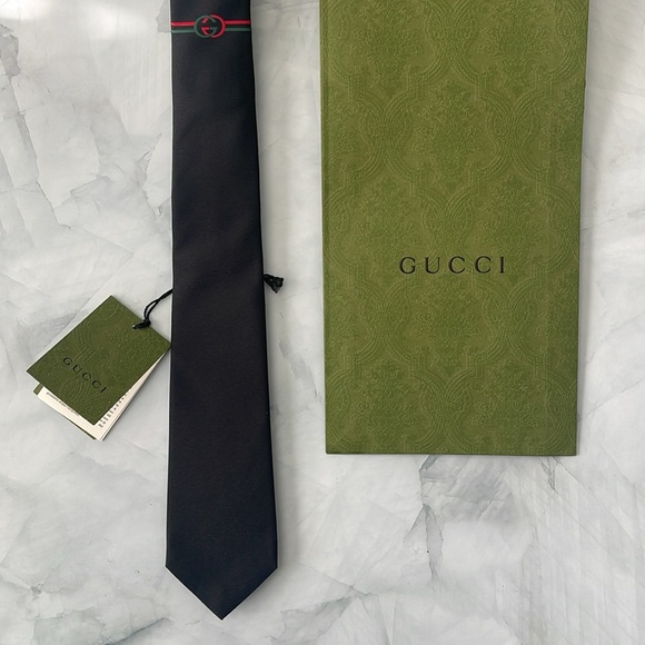 $350 New Authentic GUCCI Christmas Tie, Gift for him, black - red/green GG Logo - Picture 2 of 13
